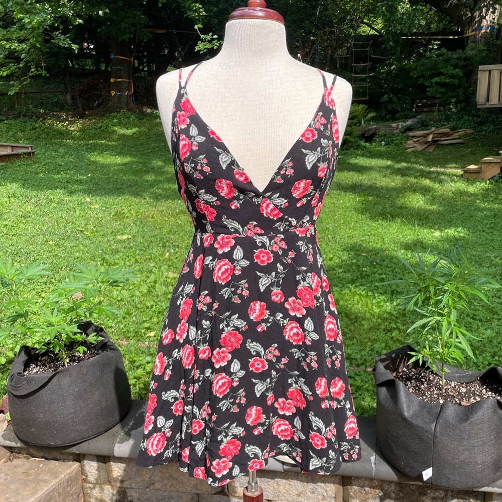 Forever 21 Strappy Rose Print Mini Skater Dress Size Small